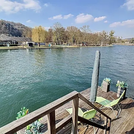 Apartment Vue Sur Meuse Avec Jacuzzi Et Sauna Exterieur.