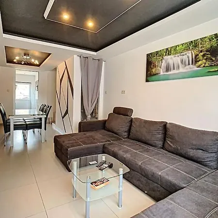 Vue Sur Meuse Avec Jacuzzi Et Sauna Exterieur. *